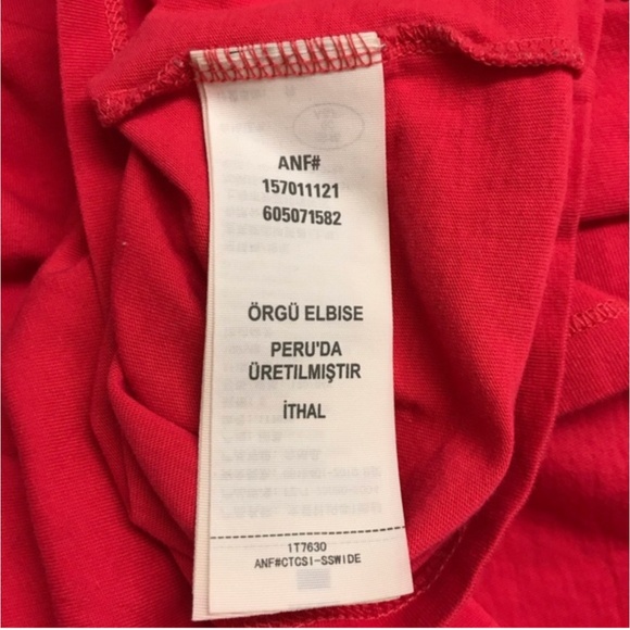 Vintage 100% Cotton Abercrombie & Fitch Coral Red Embroidered Patch Crop T-Shirt - Picture 7 of 8